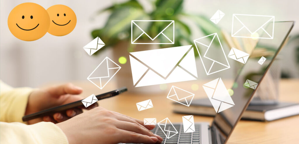 Person nutzt Laptop und meldet sich für Newsletter an – E-Mail Anmeldung und digitale Kommunikation
